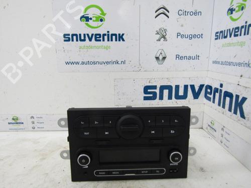 Used Radio RENAULT TWINGO III (BCM_, BCA_) 1.0 SCe 70 (71 hp) 11047391