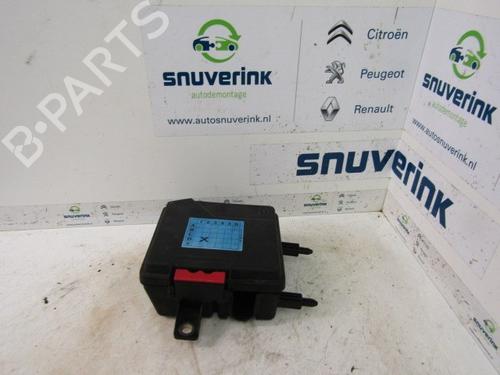 fuse-box-renault-laguna-iii-bt01-20-16v-bt05-bt0f-bt0w-284b10001r-284c40001r-2007-2008-2009-2010-2011-2012-2013-2014-2015-10794923 main image
