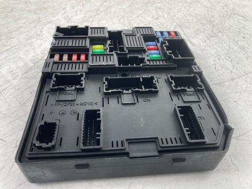 Fuse box RENAULT KADJAR (HA_, HL_) 1.2 TCe 130 (HLMR) | BP33846061E1 - Image 2