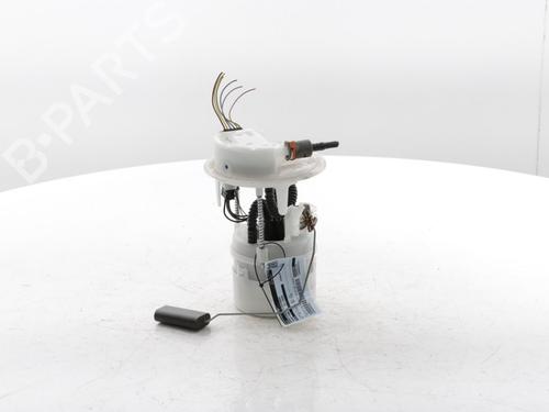 Used Fuel pump PEUGEOT 5008 II (MC_, MJ_, MR_, M4_) 1.2 THP (MRHNYH, MRHNYW, MRHNSJ, MRHNSU, MRHNSM) (131 hp) 29241673