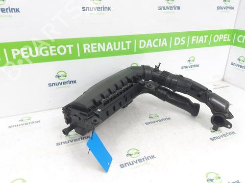 Used Air filter box PEUGEOT 2008 II (UD_, US_, UY_, UJ_, UR_, UC_) 1.2 PureTech 130 (USHNS, URHNS) (130 hp) 21193880