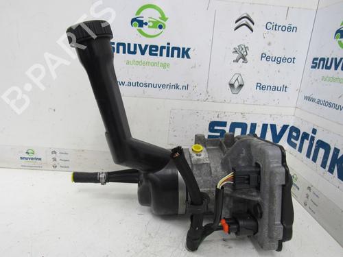 Used Steering pump Steering pump 13683744 13683744