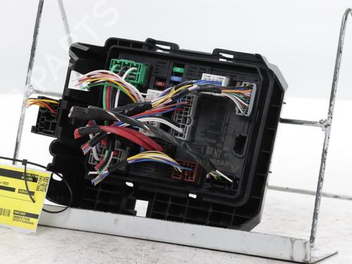 Fuse box RENAULT ARKANA I (LCM_, LDN_) 1.3 TCe 160 (LDN1) | BP33845880E1 - Image 2