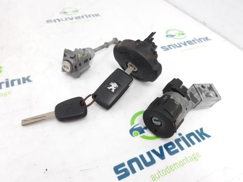 ignition-barrel-peugeot-5008-0u_-0e_-16-16v-4162xt-4162kf-4162sx-2009-2010-2011-2012-2013-2014-2015-2016-2017-10926093 main image