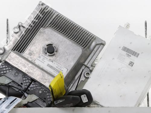 Used Engine control unit (ECU) Engine control unit (ECU) PEUGEOT 308 III (FB_, FH_, FP_, F3_, FM_) PureTech 130 (FPHNSL, FPHNST) (131 hp) 33697188 33697188