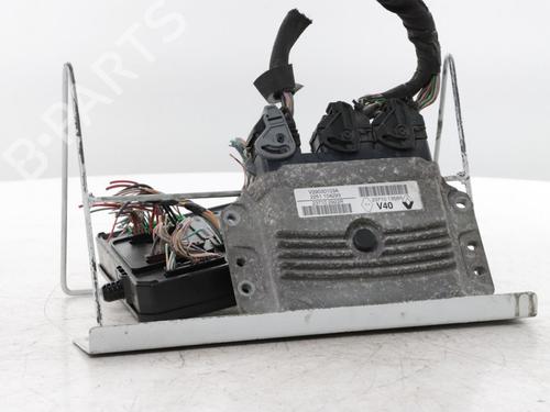 engine-control-unit-ecu-renault-megane-iii-hatchback-bz01_-b3_-2008-34563356 main image