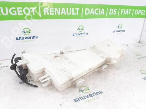 Windscreen washer tank PEUGEOT 5008 II (MC_, MJ_, MR_, M4_) 1.6 THP 165 (M45GZW, M45GYW, M45GYV) | BP24300163C113