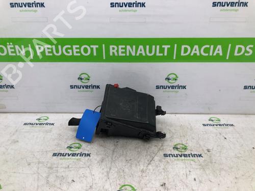 Used Fuse box PEUGEOT 308 II (LB_, LP_, LW_, LH_, L3_) 1.2 THP 110 (110 hp) 17431529