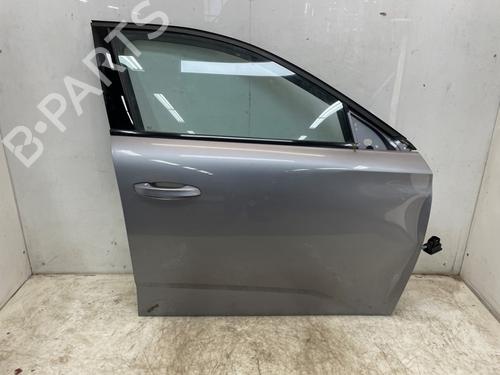 Used Right front door Right front door 33697108 33697108