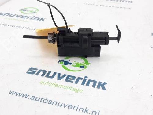 Used Fuel door actuator RENAULT MEGANE III Grandtour (KZ0/1) 1.5 dCi (KZ09, KZ0D, KZ1G, KZ29, KZ14, KZ1W, KZ10, KZ1F,... (110 hp) 16288381