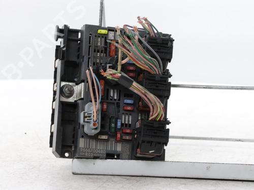 Used Fuse box Fuse box 36538287 36538287
