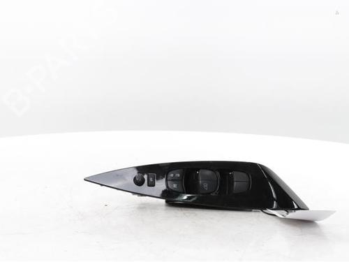 switch-nissan-leaf-ze1-2017-30757215 main image