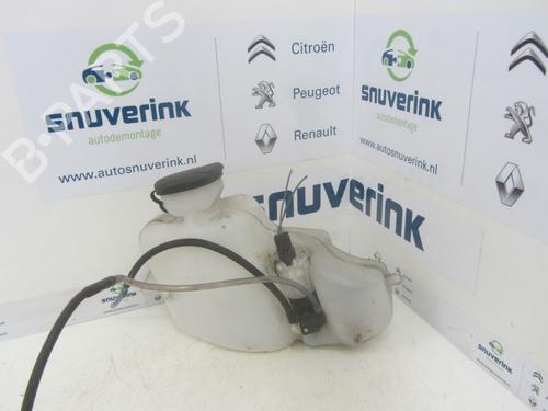 Used Windscreen washer tank RENAULT KANGOO Express (FC0/1_) 1.5 dCi (61 hp) 21111004