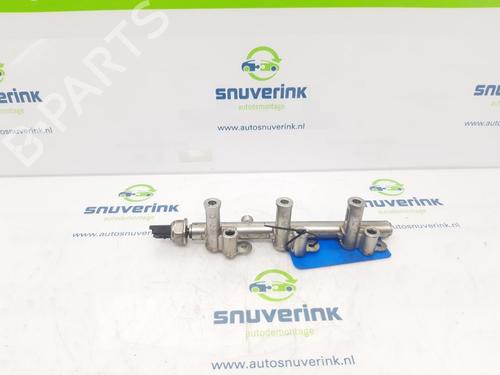 Used Injection rail Injection rail 13324361 13324361
