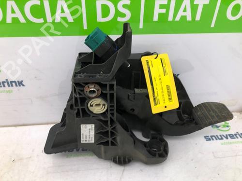 Used Break pedal RENAULT TRAFIC III Van (FG_) 1.6 dCi 145 (FGMG) (145 hp) 18662001