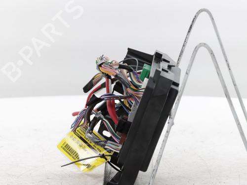 Fuse box RENAULT CLIO V (B7_) 1.0 LPG (B7MT) | BP34565836E1 - Image 3