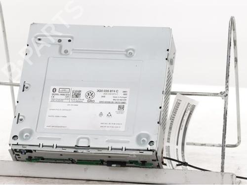 Used Radio Radio VW POLO VI (AW1, BZ1, AE1) 1.0 TSI (95 hp) 38408818 38408818