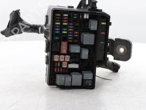 Used Fuse box TOYOTA YARIS (_P13_) 1.5 Hybrid (NHP130_, NHP130) (101 hp) 31261303