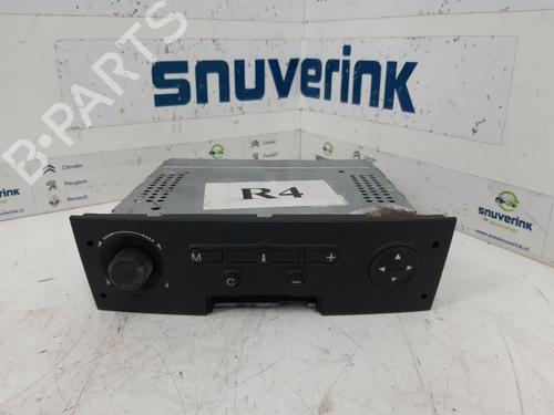 Used Radio RENAULT MEGANE II Coupé-Cabriolet (EM0/1_) 2.0 (135 hp) 26279416