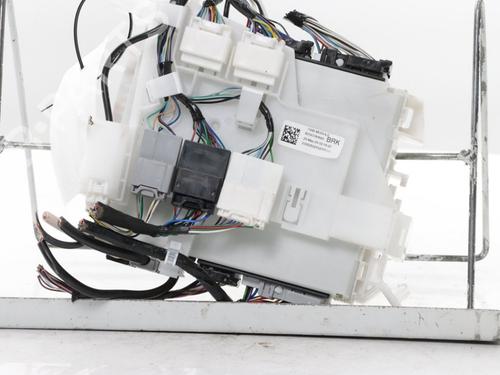 Used Fuse box Fuse box 39508080 39508080