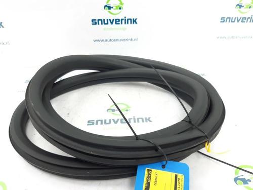 Used Rubber door seal PEUGEOT 208 I (CA_, CC_) 1.2 VTI 82 (82 hp) 10802793