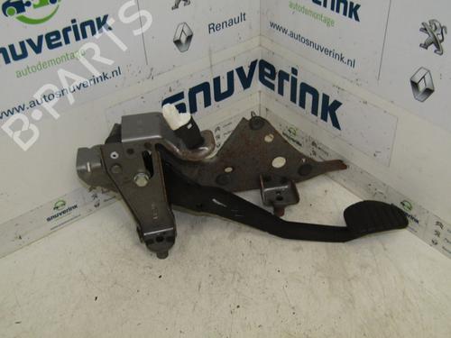 Used Break pedal RENAULT CLIO III (BR0/1, CR0/1) 1.2 16V (BR02, BR0J, BR11, CR02, CR0J, CR11) (75 hp) 24162532