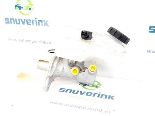 Used Brake master cylinder RENAULT CAPTUR I (J5_, H5_) 1.2 TCe 120 (118 hp) 10805149