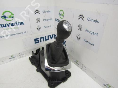 Used Gear lever Gear lever RENAULT MEGANE III Hatchback (BZ0/1_, B3_) 1.5 dCi (BZ09, BZ0D, BZ1W, BZ29, BZ14) (110 hp) 40567406 40567406