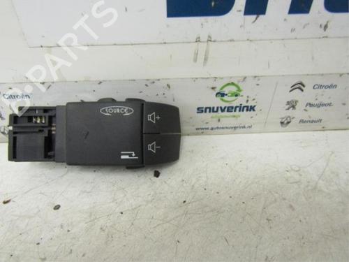 Used Switch Switch RENAULT TRAFIC II Van (FL) 2.0 dCi 90 (FL0H, FL00, FL01, FL0M, FL0P, FL0S) (90 hp) 40563309 40563309