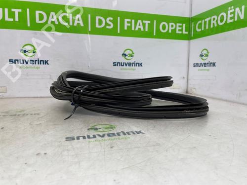 Gummiliste PEUGEOT 108 1.0 VTi 72 | BP25009427C142