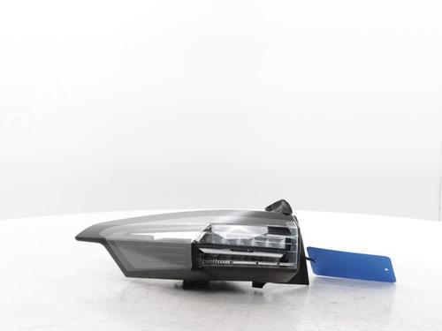 Used Left taillight Left taillight PEUGEOT 308 SW III (FC_, FJ_, FR_, F4_, FN_) PureTech 130 (FRHNSL, FRHNST) (131 hp) 33697033 33697033