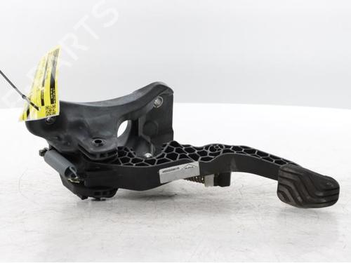 Used Clutch pedal Clutch pedal RENAULT CLIO V (B7_) 1.0 LPG (B7MT) (101 hp) 34565722 34565722