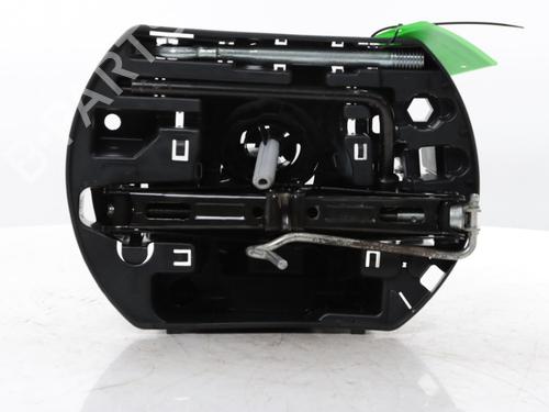 Used Jack Kit OPEL CORSA F (P2JO) 1.2 (68) (101 hp) 30757703