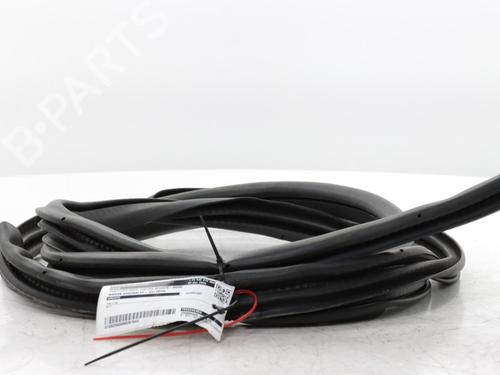 Used Rubber door seal NISSAN QASHQAI II (J11, J11_) 1.2 DIG-T (115 hp) 31261147