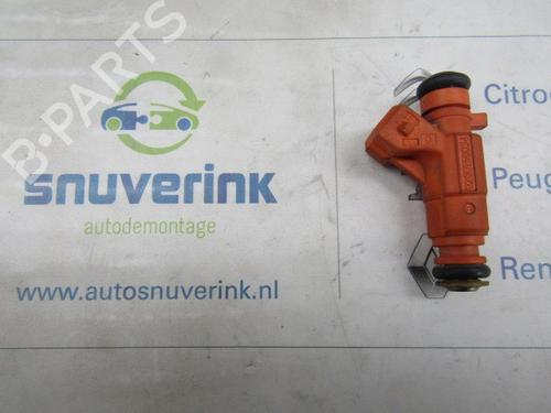 Used Injector PEUGEOT 206 CC (2D) 1.6 16V (2DNFUF, 2DNFUR) (109 hp) 13323401