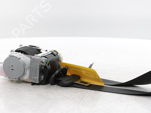 front-right-seatbelt-renault-kadjar-ha_-hl_-2015-34562967 main image