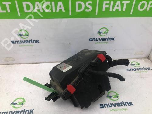 Used Fuse box Fuse box 19102774 19102774