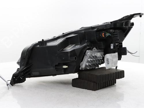 Right headlight PEUGEOT 2008 II (UD_, US_, UY_, UJ_, UR_, UC_) 1.2 PureTech 130 (USHNS, URHNS) | BP31960787C29 