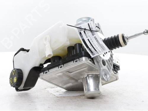 Used Servo brake Servo brake VOLVO V60 II (225) T6 Plug-in Hybrid AWD (349 hp) 38111096 38111096