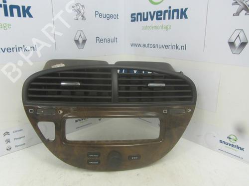 Used Air vent PEUGEOT 607 (9D, 9U) 3.0 V6 24V (207 hp) 21110933