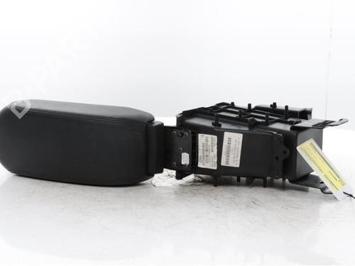 Used Armrest / Center console Armrest / Center console JEEP RENEGADE SUV (BU, B1, BV) 1.6 CRD (120 hp) 38618264 38618264