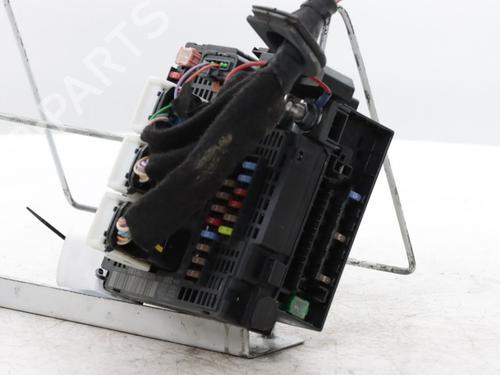 Used Fuse box Fuse box 38264073 38264073