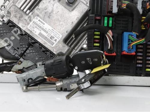 Used Engine control unit (ECU) Engine control unit (ECU) OPEL COMBO Box Body/MPV (K9) 1.5 D (102 hp) 38111495 38111495