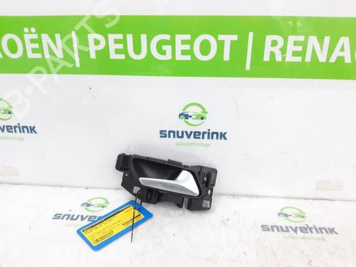 Høyre foran utvendig håndtak PEUGEOT 3008 II SUV (MC_, MR_, MJ_, M4_) 1.2 THP/ PureTech 130 (MRHNSM, MRHNSU, MRHNSJ, MRHNYW,... (131 hp) 13879232
