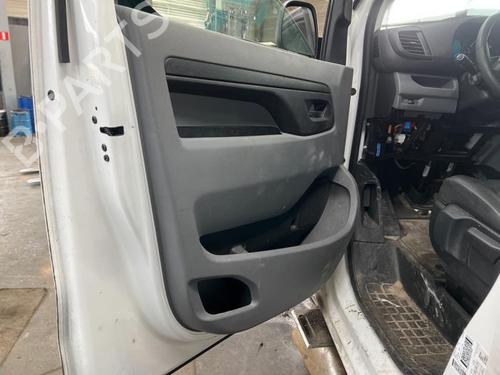 Fuse box OPEL VIVARO C Van (K0) 2.0 | BP18112963E1 - Image 11