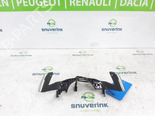 Used Steering wheel controls Steering wheel controls PEUGEOT 3008 II SUV (MC_, MR_, MJ_, M4_) Hybrid (224 hp) 21193197 21193197