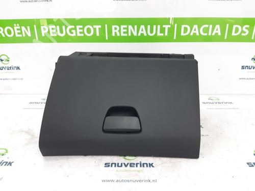 Used Glove box Glove box 10806047 10806047