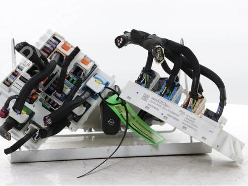 Used Engine control unit (ECU) Engine control unit (ECU) OPEL GRANDLAND (OV64) 1.2 MHEV (136 hp) 30758316 30758316