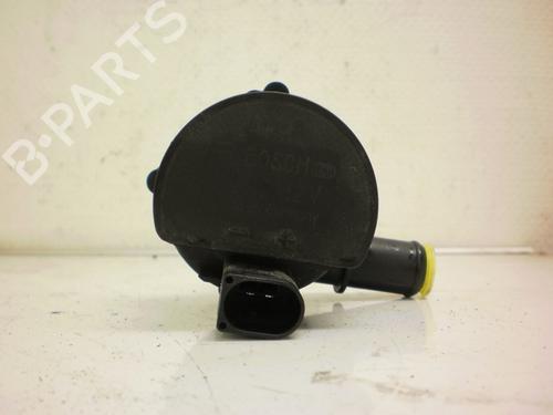Used Auxiliary water pump RENAULT MEGANE II Estate (KM0/1_) 1.5 dCi (KM16) (103 hp) 21108323