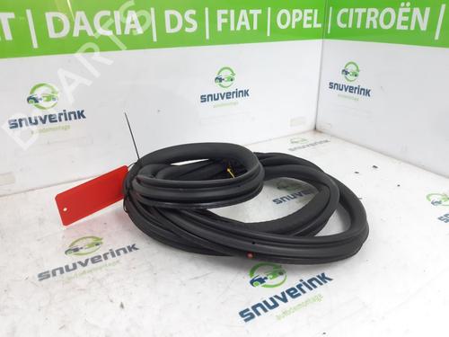 Rubber door seal DS DS 7 (J4_, JC_) E-TENSE 4x4 300 (J45GBU) | BP23393537C142 
